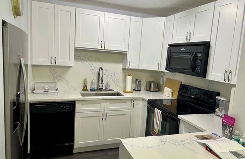 Jupiter House | Salty Sea Home Jupiter/Tequesta! 4-bedroom 2-bath fully furnished home, sleep 8.