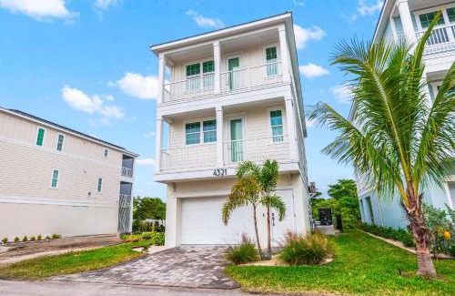 Cortez House | Salty Seagull at Hunter's Point
