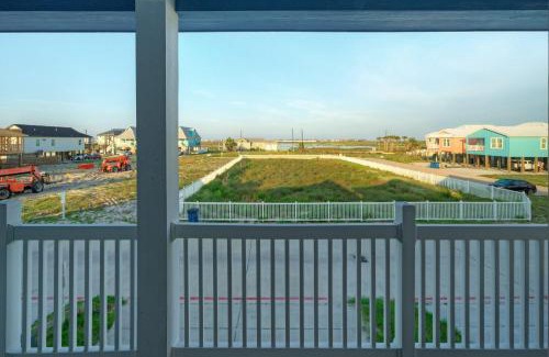 Cinnamon Shore House | Salty Texan by AvantStay Central Location Views