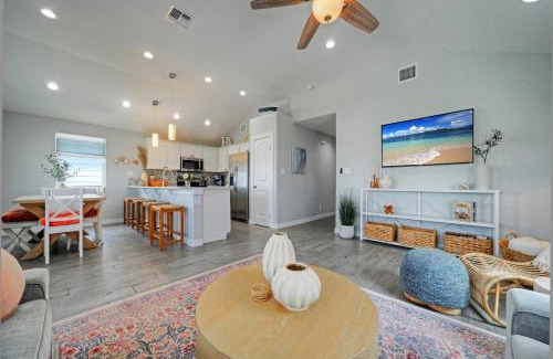Cinnamon Shore House | Salty Texan by AvantStay Central Location Views