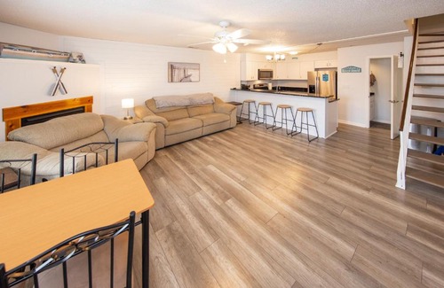Northeast Virginia Beach House | Salty Vibe - Resort Area - Vibe District VB