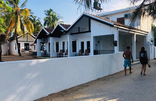 Pottuvil Division 2 House | Sam's Hut Arugambay