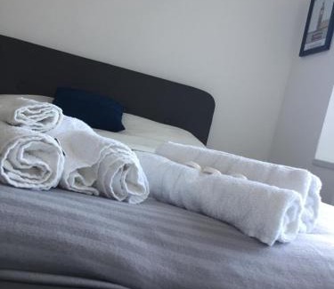 Rusholme House | Sama's Stylish Apartment Room 1
