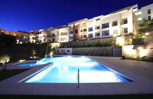 Marbella Apartment | Samara 13 | Luxury Resort Sauna Jacuzzi Marbella