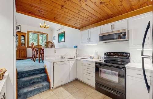 Gilford Condo | Samoset Condo w/beach, pool, tennis, game room, porch & views