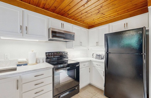 Gilford Condo | Samoset Condo w/beach, pool, tennis, game room, porch & views