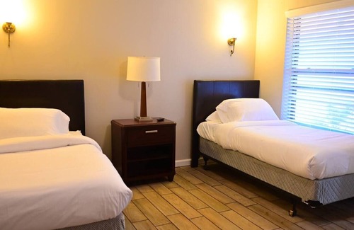 Universal City House | San Antonio: Fully Furnished 4BR Perfect for FAMS!