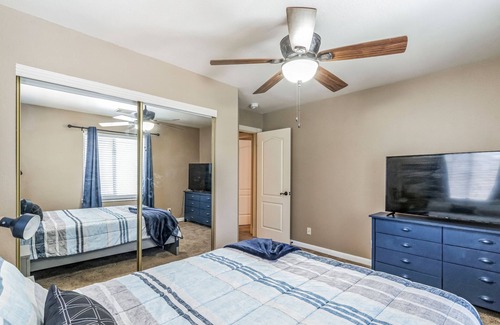 Far North Central House | San Antonio Serenity: 23 Min To Six Flags Sleeps 10, 3-Bedroom/2.5Bath