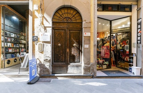Pisa City Centre Apartment | San Francesco Modern and Central Apartment