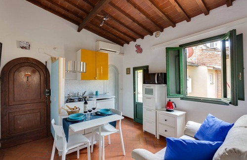 Santo Spirito Apartment | San Giovanni in the heart of Florence (Oltrarno) A/C and Free WIFI