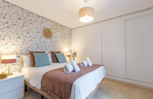 Triana Apartment | San Jacinto Triana Deluxe by Valcambre