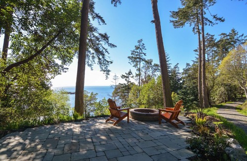 Friday Harbor House | San Juan Island, Three Coves Hideaway #111
