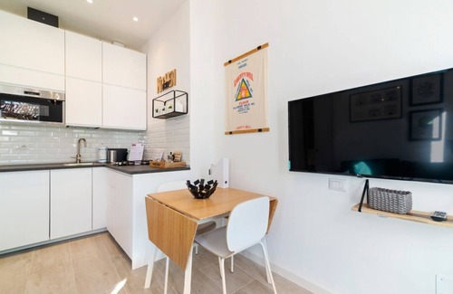 Historic Centre Apartment | San Michele Garden Mini Flat x4 MIRROR AREA