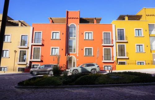 San Miguel de Allende Apartment | "San Miguelito" El oasis urbano que necesitas para descansar! pool, gym, tenis