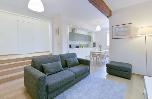 Historic Center Apartment | San Vitale 5 Star 3 bedroom apartment