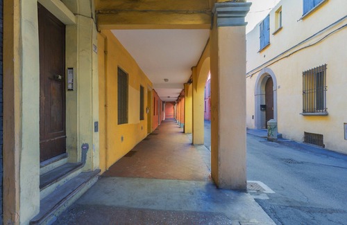 Historic Center Apartment | San Vitale University Center Apartment