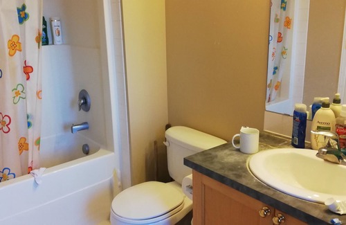 Northwest Calgary Bed & Breakfast | San Yin Homestay