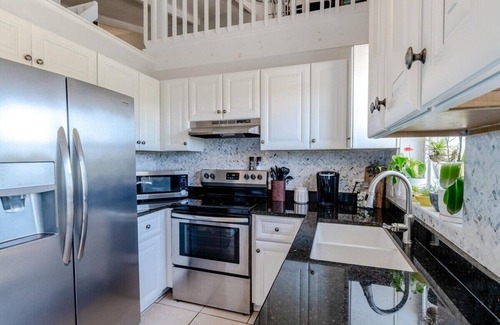 Marathon House | Sanctuary Bay~ Open Harbor Views, near Sombrero
