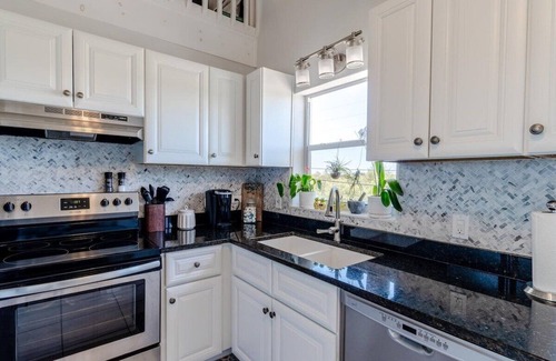 Marathon House | Sanctuary Bay~ Open Harbor Views, near Sombrero
