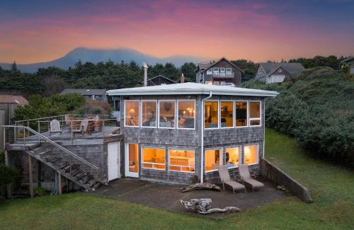 Arch Cape House | Sanctuary by the Sea by AvantStay Waterfront Views