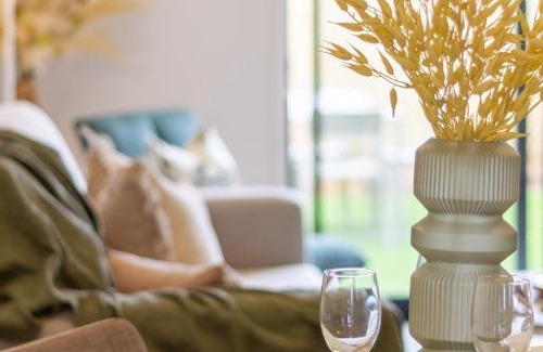 New Brighton Apartment | Sanctuary close to the beach with Sofa Bed