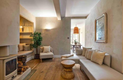 Shoreham-by-Sea House | Sanctuary House with Parking By My Getaways