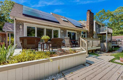 East Falmouth House | Sanctuary In The Woods