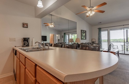 Kimberling City Condo | Sanctuary IV #446