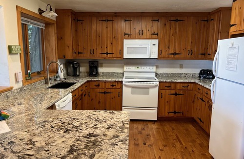 Sturgeon Bay House | Sand Beach Door County Lake House - Last Minute Opening!