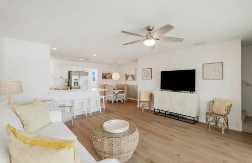 Mexico Beach House | Sand Buckets Unit C, Ocean View Beach Townhouse