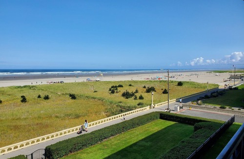 Seaside Condo | Sand Dollar Haven at Seaside Beach Club Unit 306