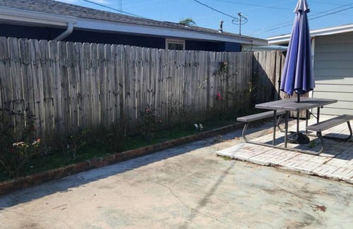 Woodlawn House | Sand Dollar
