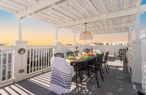 Isle of Palms House | Sand Dune Sea Shell by AvantStay Gorgeous 2 Home Rental w 12 BRs