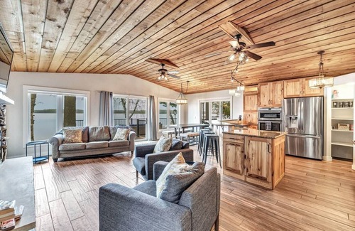 Brazeau House | Sand Shoreline, Party Garage, Picturesque Sunsets, Dock