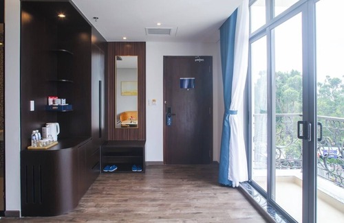 Bao Loc Hotel | SANDALS AQUILA