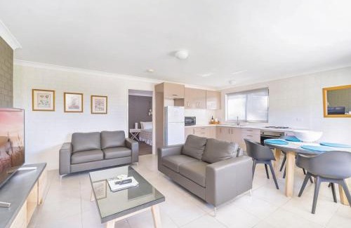 Hyams Beach Apartment | Sandals at the Bay Downstairs Hyams Beach