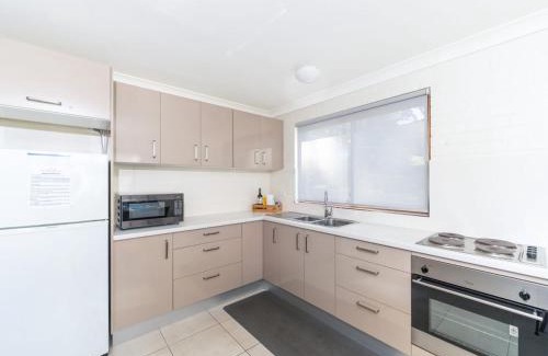 Hyams Beach Apartment | Sandals at the Bay Downstairs Hyams Beach