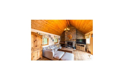 Seguin Cottage | SANDALWOOD