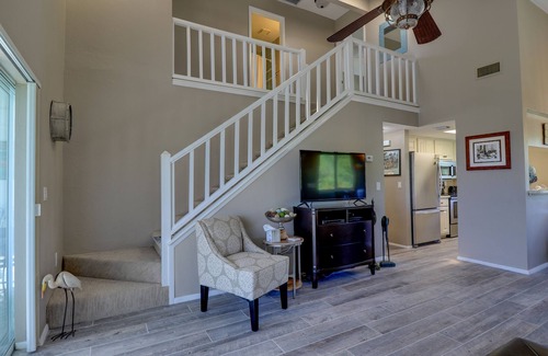 The Dunes House | Sandcastle Shores: Quiet Retreat, Golf & Lake View