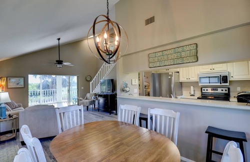 The Dunes House | Sandcastle Shores: Quiet Retreat, Golf & Lake View