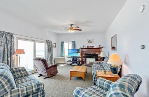 Wells Beach House | Sandcastle - W148 Brought to you by GetAway Vacations