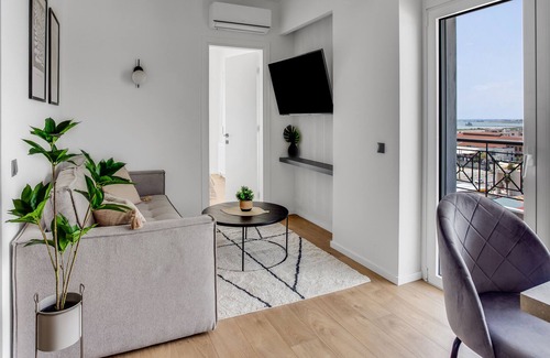 Thessaloniki Apartment | Sanders Arch - Compact 1-bdr Apt w Balcony