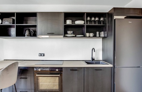 Thessaloniki Apartment | Sanders Arch - Compact 1-bdr Apt w Balcony