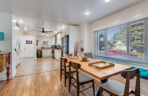 Garden District House | Sanders Beach Home-pet and family friendly! Walkability 100%