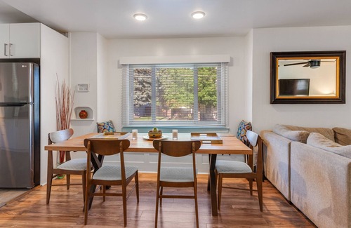 Garden District House | Sanders Beach Home-pet and family friendly! Walkability 100%