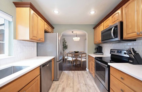 Coeur d'Alene House | Sanders Beach Retreat, walk to DT & Sanders beach!