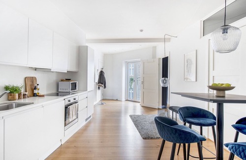 Copenhagen City Centre Apartment | Sanders Leaves - Chic 3-Bdr Apt with City View