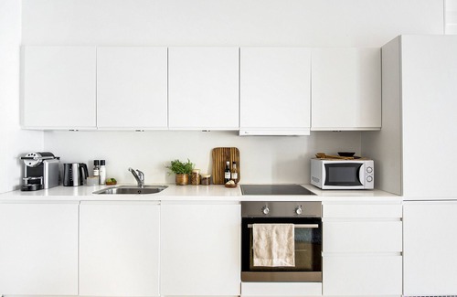 Copenhagen City Centre Apartment | Sanders Leaves - Chic 3-Bdr Apt with City View