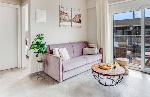 Thessaloniki Apartment | Sanders Old Port - Pleasant 1-Bdr Apt with Balcony