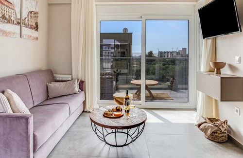 Thessaloniki Apartment | Sanders Old Port - Pleasant 1-Bdr Apt with Balcony